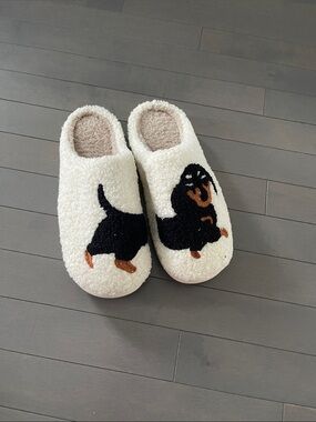 Cozy Cream boucle Dachshund Slippers - Plush Dog Design